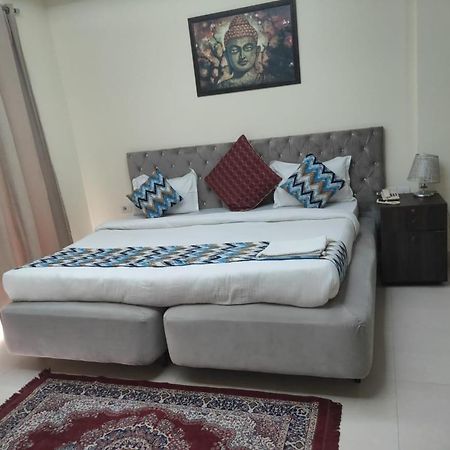 Hotel The Am Bliss Gurgaon Exterior photo